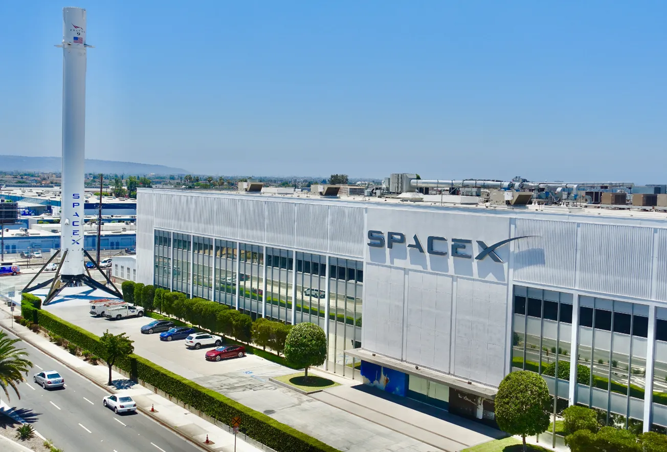 SpaceX sta costruendo satelliti spia per un'agenzia di intelligence