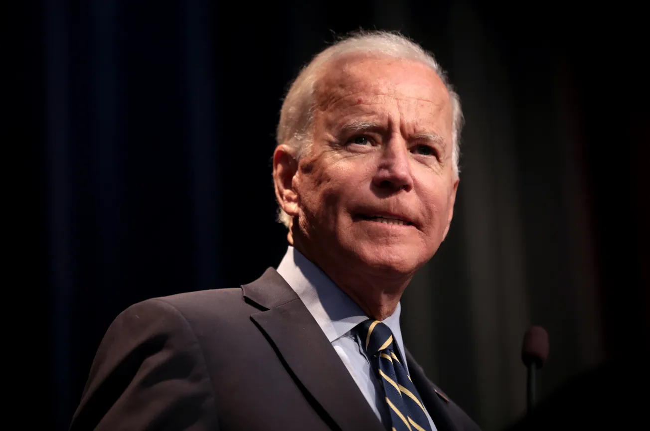 Multa di 6 milioni di dollari per il robocaller che ha usato l'IA per clonare la voce di Biden