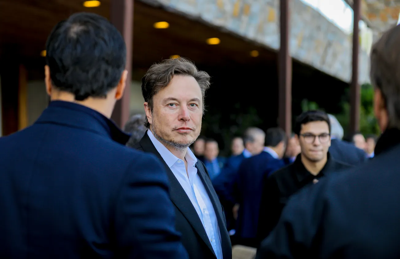 Gli azionisti di Tesla votano per reintegrare il pacchetto retributivo da $56MIL di Elon Musk