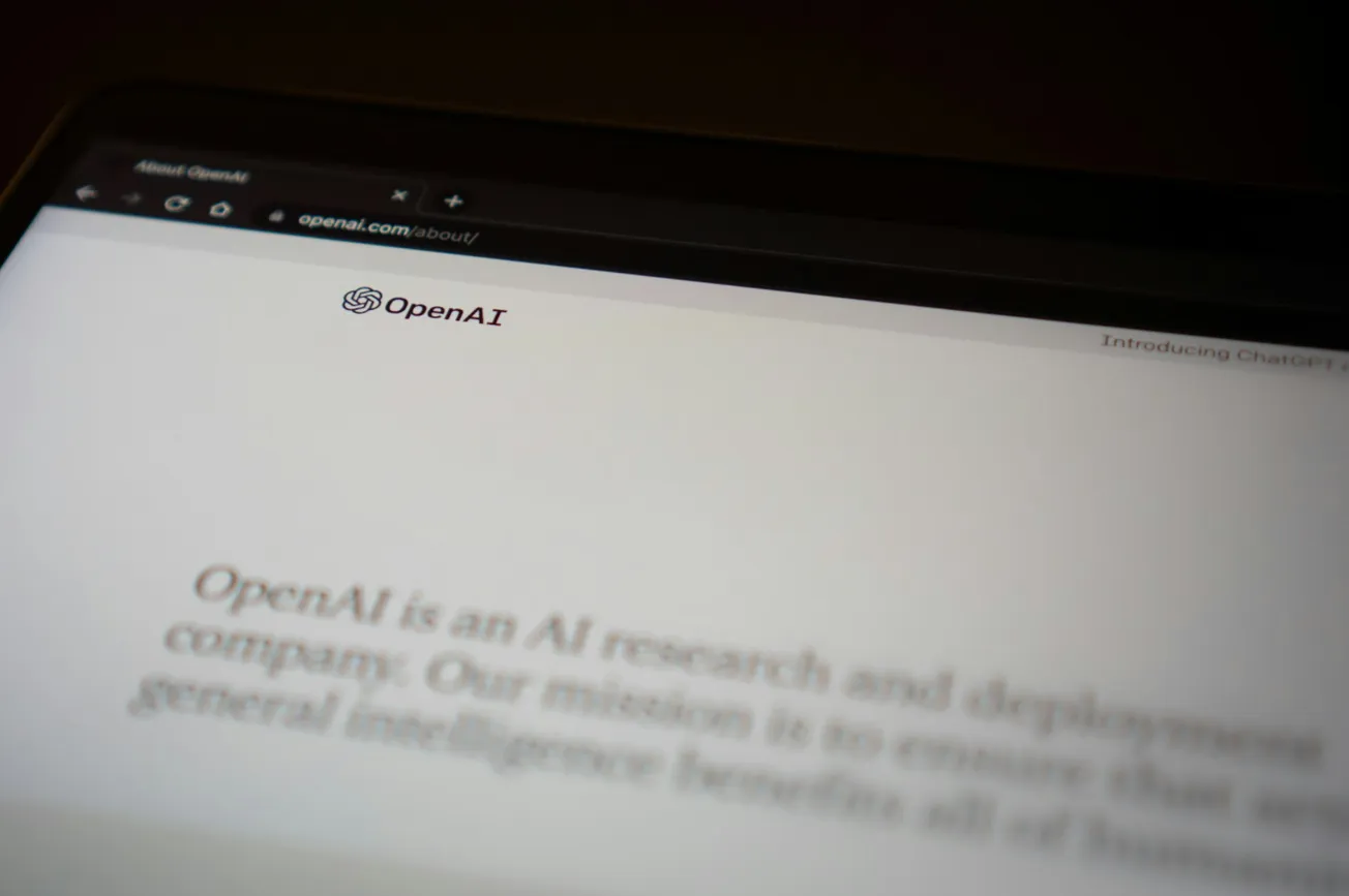 OpenAI e Microsoft citati in giudizio dal CIR mentre l'industria delle notizie intensifica l'attacco contro l'IA