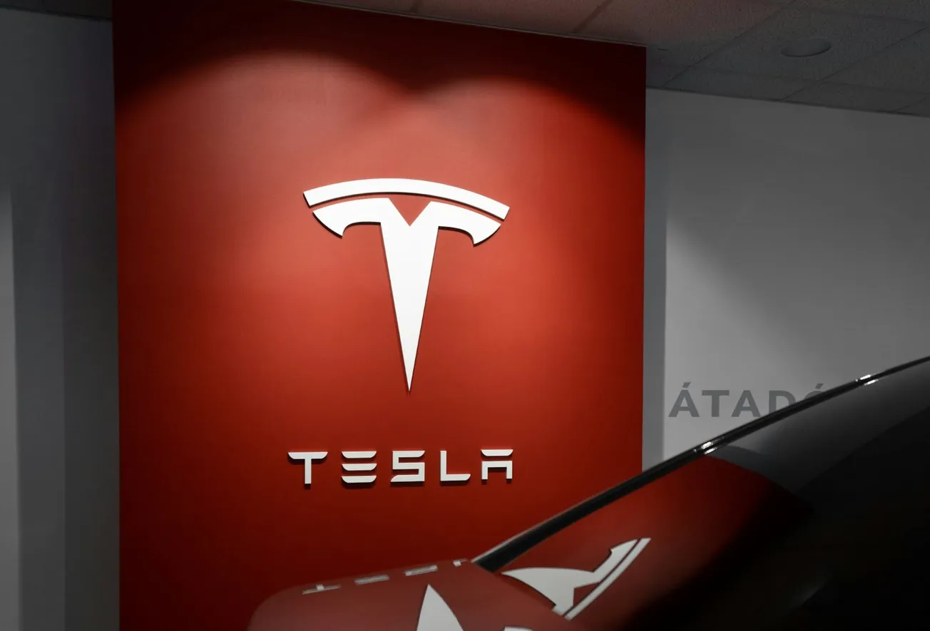 Tesla rimuove CrowdStrike da tutti i computer come soluzione al problema